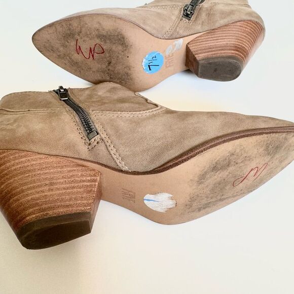 FRYE REINA Ankle Boots Ash Suede Leather Stacked Heel Pointed Toe Size 7.5 - Picture 9 of 9